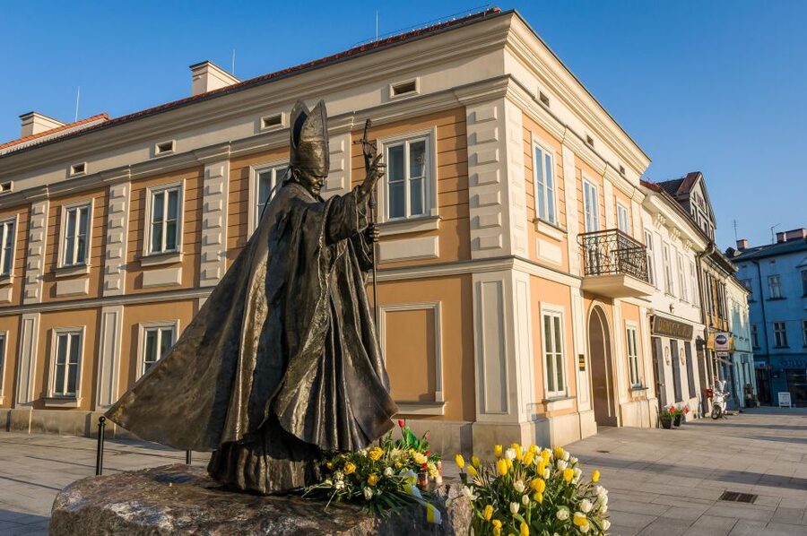 Krakow: Pope John Paul II Guided Tour with Home & Sanctuary - Key points to know before you book