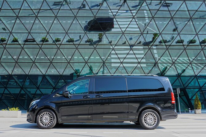 Krakow: Private Airport Transfer - Door-to-door arrival at your accommodation