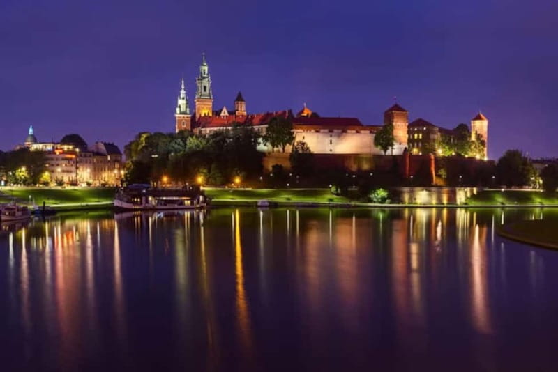 Krakow: Private Evening Boat Tour - Why Krakow looks different from the Vistula