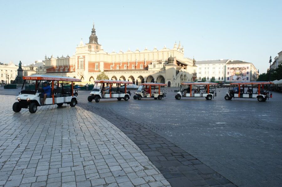 Krakow: Private Sightseeing by Electric Car - Entering Kazimierz, Krakow’s former Jewish Quarter