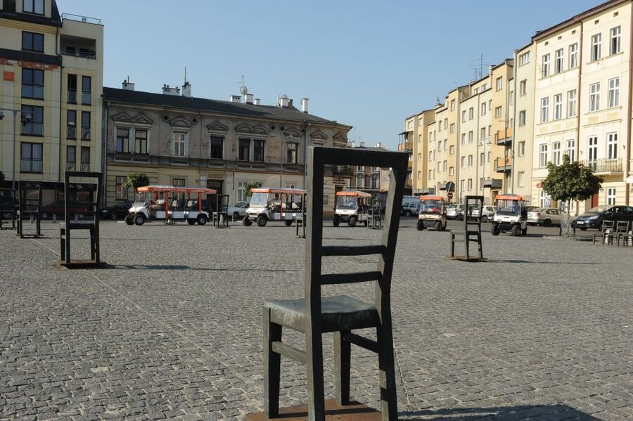 Krakow: Private Sightseeing by Electric Car - Adding Podgórze and the former Ghetto area