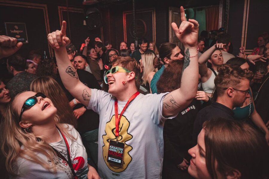 Krakow: Pub Crawl with 1 Hour of Unlimited Alcoholic Drinks - Is $31 good value for a night out?