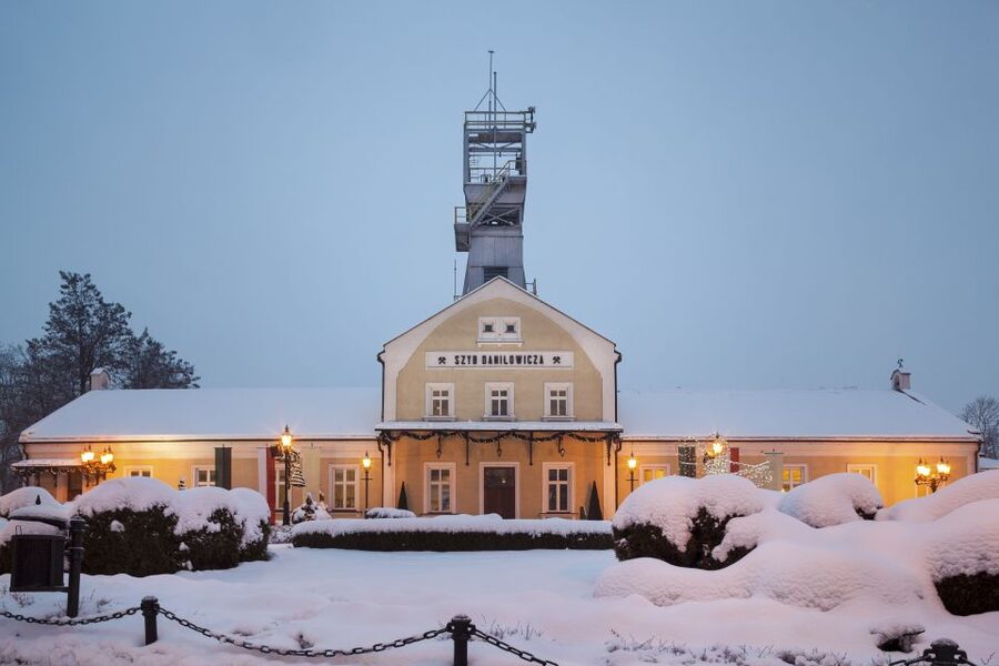 Krakow: River Cruise and Wieliczka Salt Mine Group Tour - The Vistula Cruise and Krakow’s Riverside View