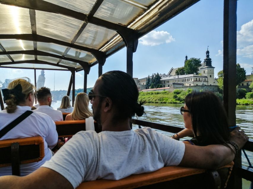 Krakow: Scenic River Cruise - Comfort, crew, and the meeting point