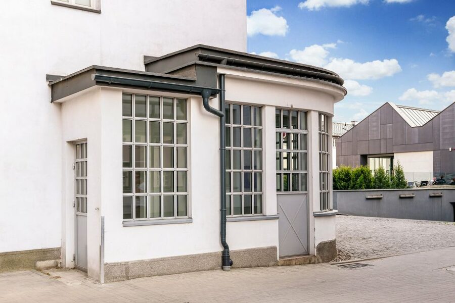 Krakow: Schindler's Factory Guided Tour - Recreated spaces and the museum’s maze-like route