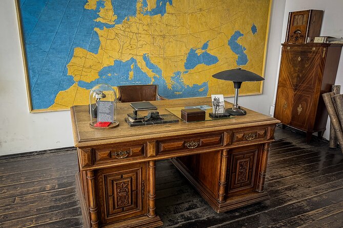 Krakow Schindler's Factory Museum Guided Tour in English - Why the guide matters so much