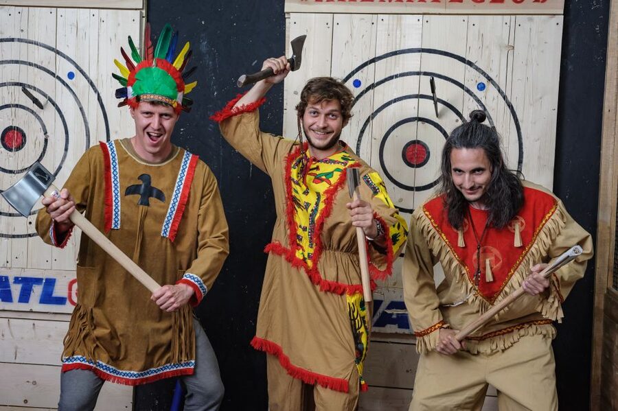 Kraków: Shurikens, Kunais, Knives, Tomahawks, Axes, Shooting - Tomahawks add a lighter, quicker throwing style