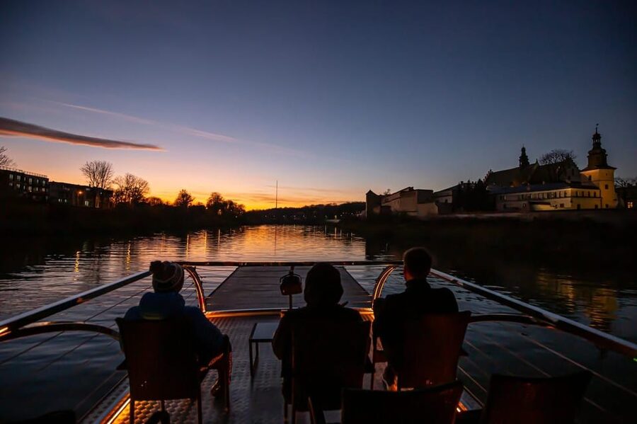 Krakow: Sightseeing Cruise on the Vistula River - Weather, seating, and the best time to go