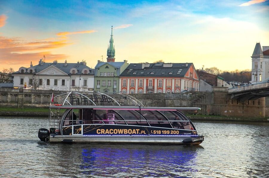 Krakow: Sightseeing Cruise on Vistula River with Audio Guide - Kazimierz, Ghetto Heroes Square, and the former Jewish ghetto