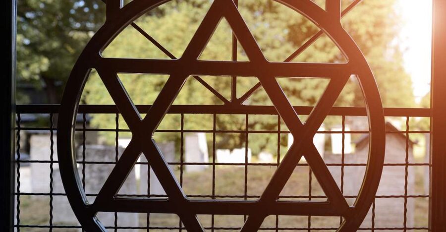 Krakow: Skip-the-line Oskar Schindler’s Museum Private Tour - Private touring and group size