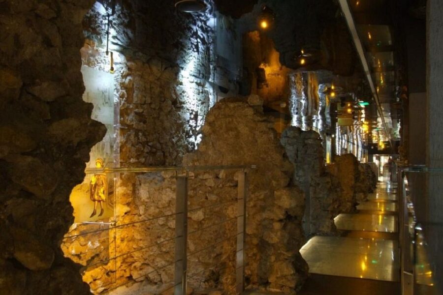Krakow: Skip the Line Underground Museum Private Guided Tour - Why a private guide changes the visit