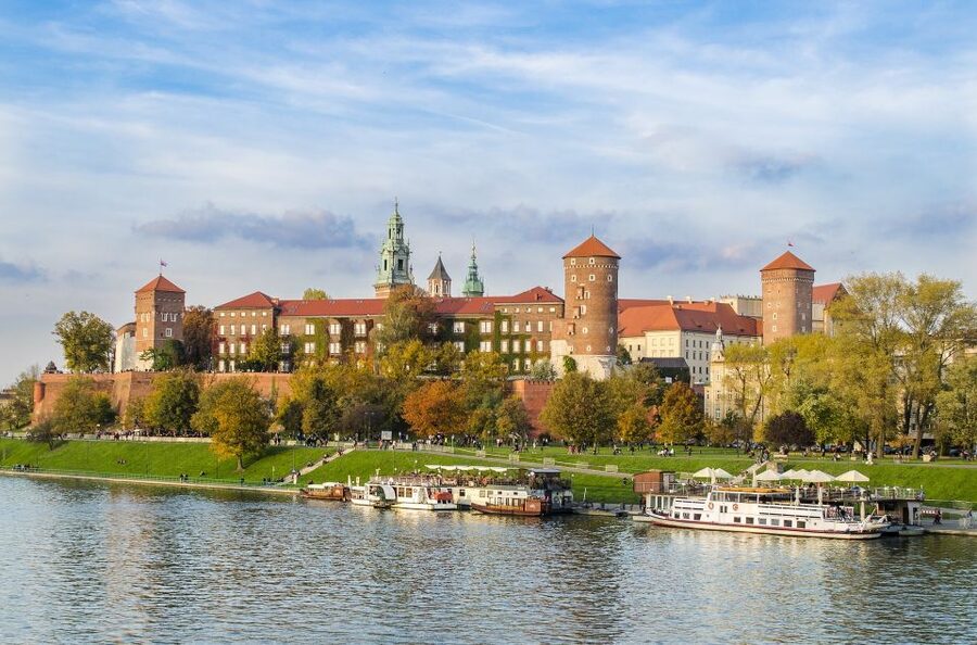 Krakow: Skip-the-Line Wawel Castle and Hill Guided Tour - What the two-hour route is really like