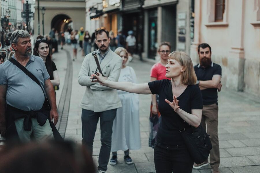 Krakow: Spooky Tales Guided Walking Tour - Following the executioner through Krakow