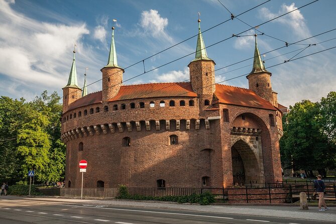 Krakow: Street Food Tasting Walking Tour - Polish vodka and traditional sweets