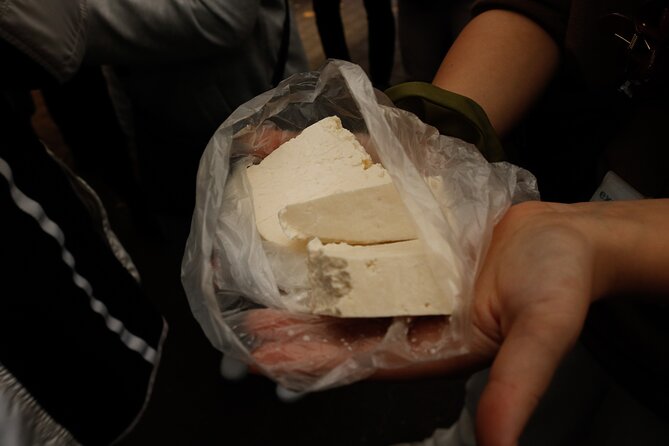 Krakow: Street Food Tasting Walking Tour - Starting with Kraków’s obwarzanek