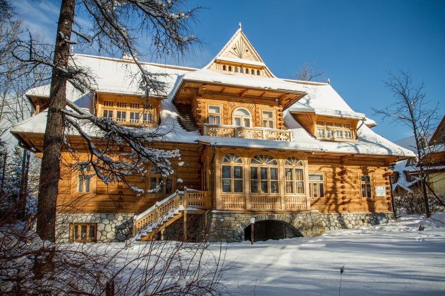 Krakow: Tatra Mountains and Zakopane Full-Day Private Tour - Villa Atma and the older side of Zakopane