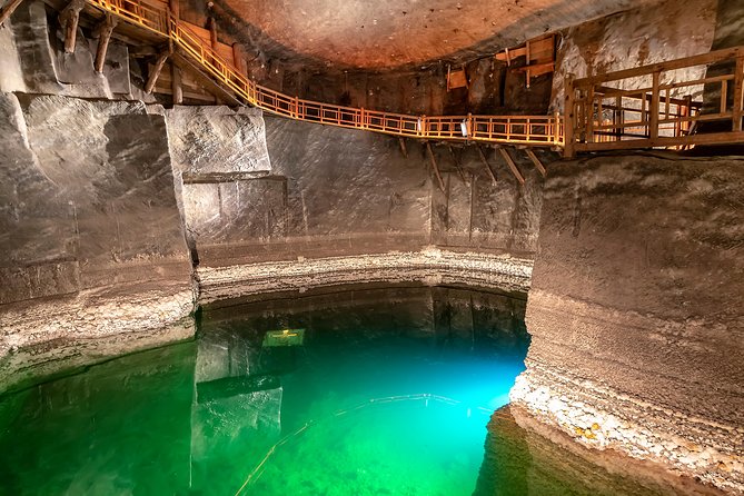 Krakow to Auschwitz Birkenau and Salt Mine 1 Day Tour - Why combine Auschwitz and Wieliczka in one day?
