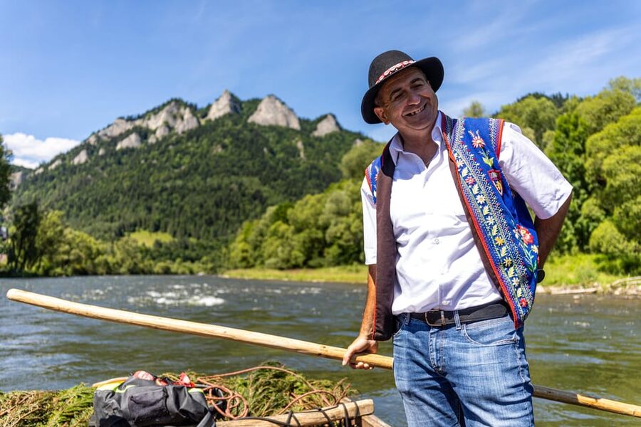 Krakow: Traditional Dunajec Rafting and Mountain Chairlift - A smoky shepherd’s hut and oscypek tasting