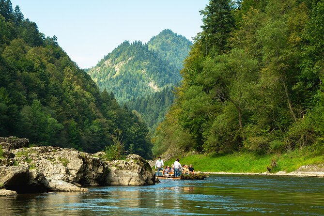 Krakow: Traditional Dunajec River Rafting with Mountain Chairlift - Rafting beneath the Pieniny peaks