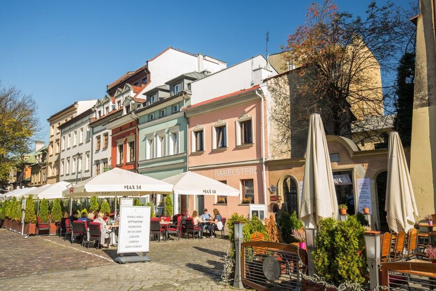 Krakow: Traditional Street Food Walking Tour - Vodka, Cheese, Pickles, And Sausage