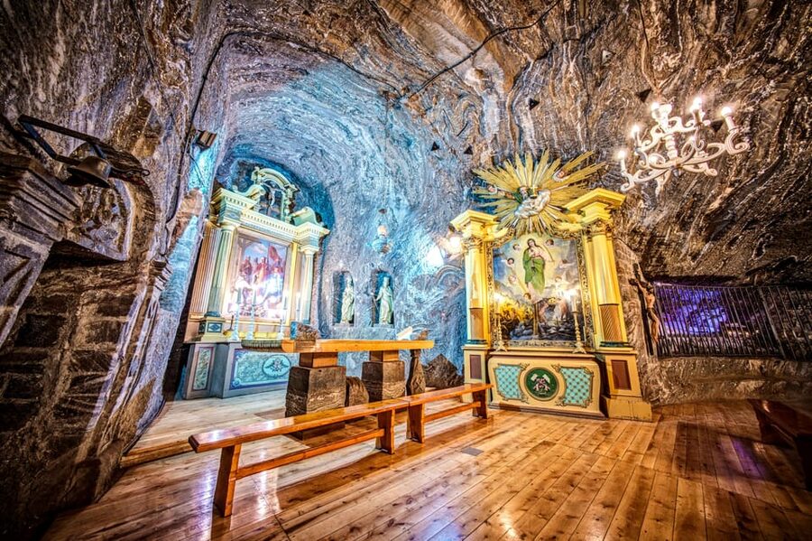 Krakow: UNESCO Underground Boat Expedition & Salt Mine Tour - Entering Bochnia Salt Mine with an audioguide