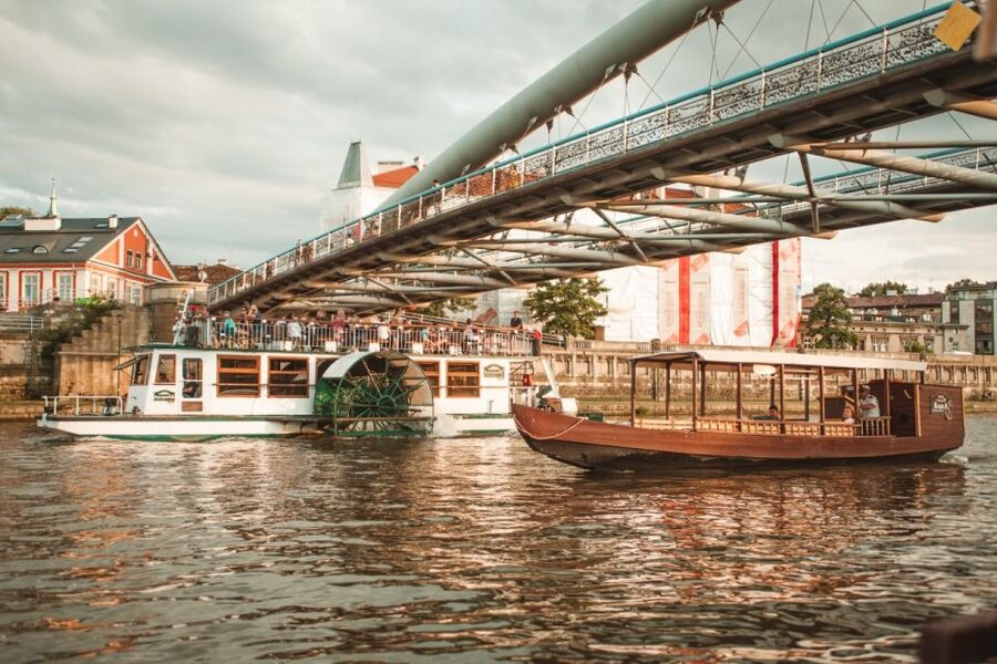 Krakow: Vistula Night Cruise by Gondola w/ Audio Commentary - Kazimierz, Manggha, and Krakow’s Modern Side
