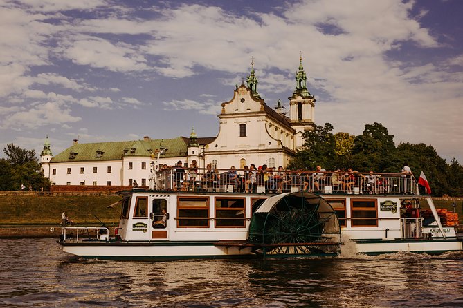 Krakow Vistula River 1 Hour Sightseeing Cruise - Wawel Hill from the Vistula