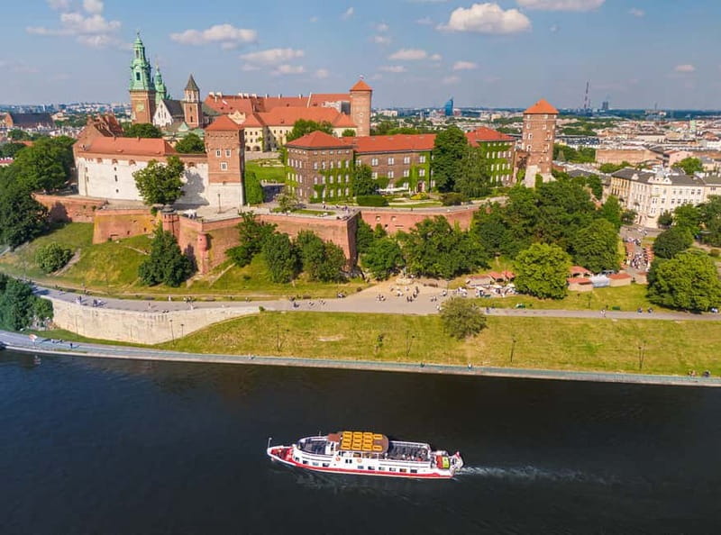 Krakow: Vistula River Sightseeing Cruise with Audio Guide - Wawel Castle and Wawel Hill from the water