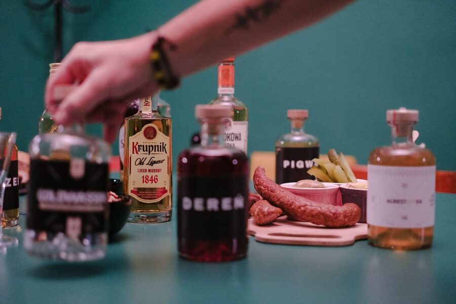 Krakow: Vodka Tasting in Hidden Bar - The first pour: Polish vodka beyond the stereotype
