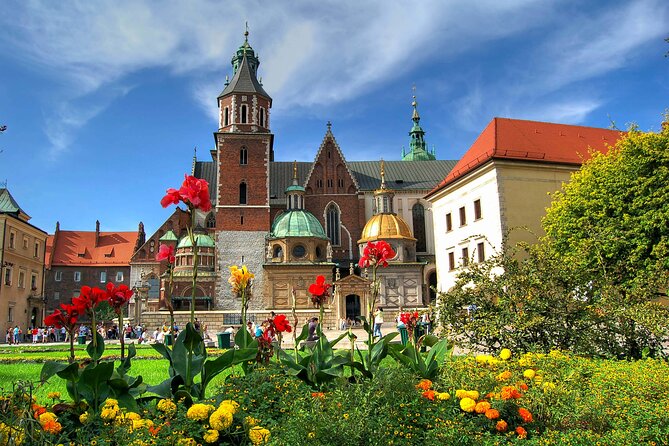 Krakow Walking Tour with Audioguide on Your Smartphone - Kanonicza Street and the road to Wawel