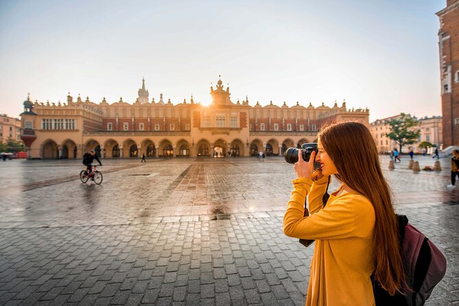 Krakow Walking Tour with Audioguide on Your Smartphone - Kazimierz, the Tempel Synagogue, and Okrąglak