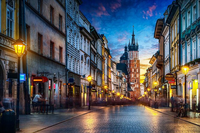 Krakow Walking Tour with Audioguide on Your Smartphone - St. Florian’s Gate and Florianska Street