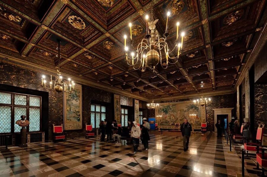 Krakow: Wawel Castle and Cathedral Guided Tour - Why Wawel Hill matters to Krakow