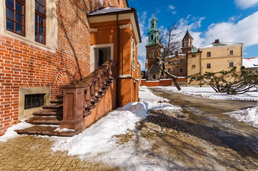 Krakow: Wawel Castle and Cathedral Guided Tour - How the castle tour feels in practice