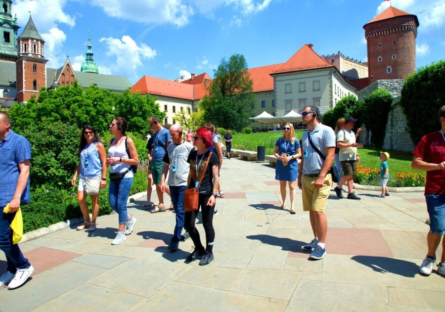 Krakow: Wawel Castle Guided Tour with Entry Tickets - Key points to know before booking