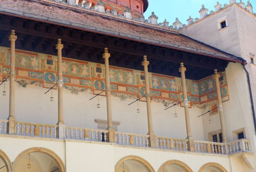 Krakow: Wawel Castle Guided Tour with Entry Tickets - The 10-minute photo stop and the limits of the schedule