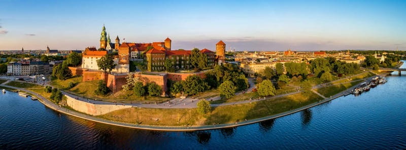 Krakow: Wawel Hill Audioguide Tour - Why Wawel Hill deserves two hours