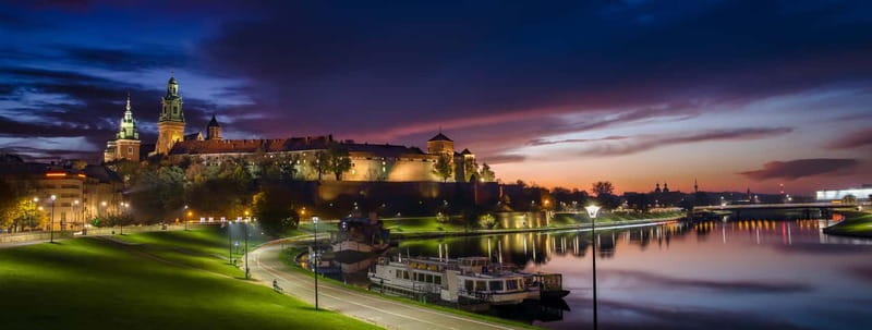 Krakow: Wawel Hill Audioguide Tour - Walking Kanonicza Street toward the hill