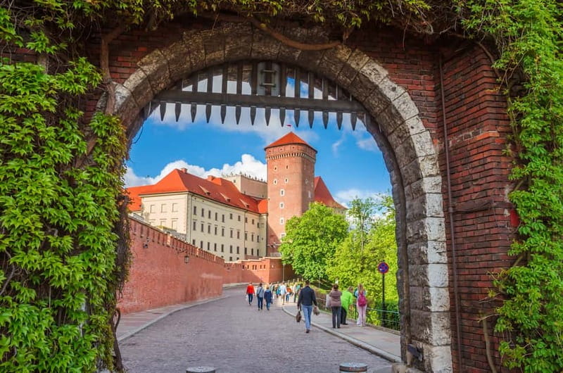 Krakow: Wawel Hill Audioguide Tour - Collecting the guide at Bracka 15