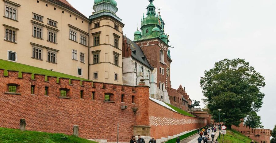 Krakow: Wawel Royal Hill with Optional Castle and Cathedral - Why Wawel Hill matters in Krakow