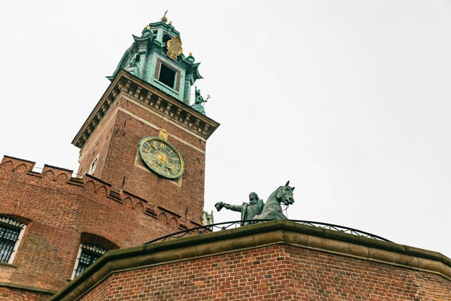 Krakow: Wawel Royal Hill with Optional Castle and Cathedral - The medieval courtyard and Austrian Hospital views