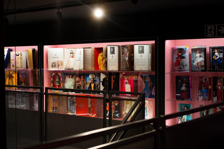 Krakow: Wheels & Heels Entrance Ticket - The collector’s shop and the temptation to buy