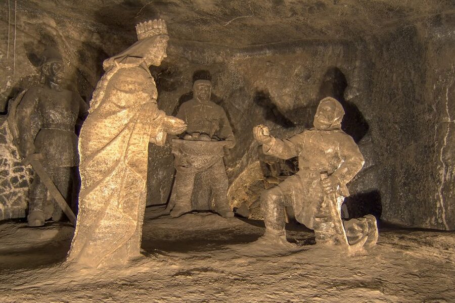 Kraków: Wieliczka Salt Mine Guided Tour with Hotel Pickup - Key points at a glance