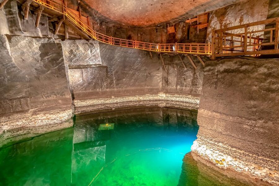 Kraków: Wieliczka Salt Mine Guided Tour with Hotel Pickup - What the $37 price really covers
