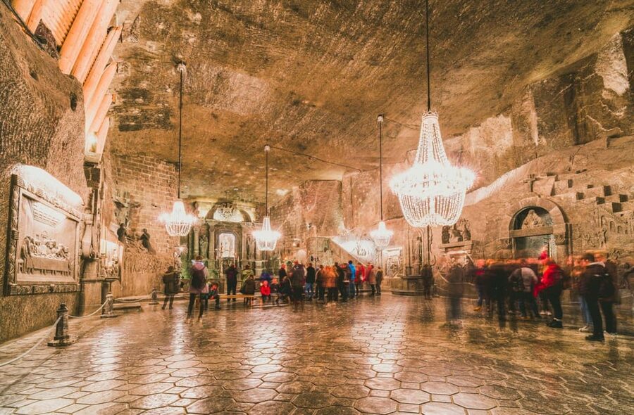 Krakow: Wieliczka Salt Mine Skip-the-Line Live Guided Tour - St. Kinga Chapel is the highlight