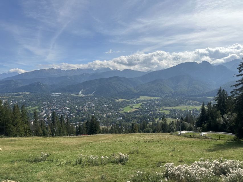 Krakow: Zakopane and Chochołowskie Bath Full Day Trip - Leaving Krakow for the Tatra foothills