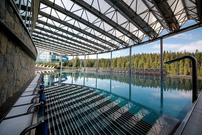 Krakow–Zakopane: Cable Car, Chocholow Baths, Cheese & Vodka - Two hours on Krupówki Street in Zakopane