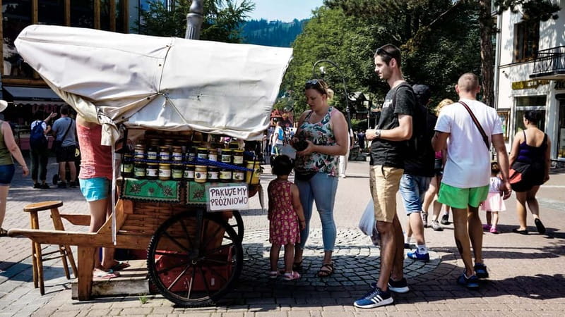 Krakow: Zakopane Cable Car, Spirits, Tasting & Thermal Baths - Riding the Gubałówka Hill funicular