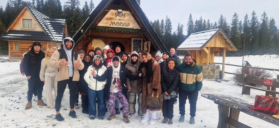 Krakow: Zakopane Cable Car, Vodka, Cheese & Hot Springs Tour - Pickup in Krakow and the road south