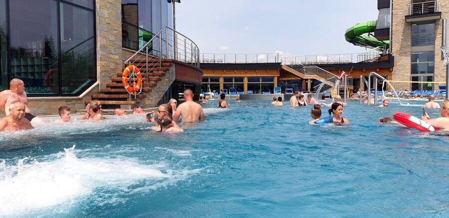 Krakow: Zakopane, Gubałówka & Thermal Baths – Full-Day Tour - Chochołów and its old wooden homes
